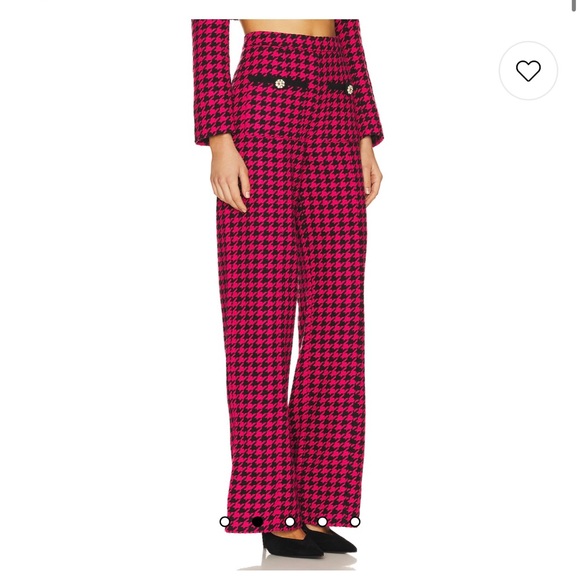 Brand new two piece revolve set - Picture 9 of 10